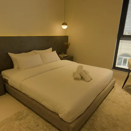 Modern Luxurious 1Br, Penthouse Bliss Apartment Seeb Exterior photo