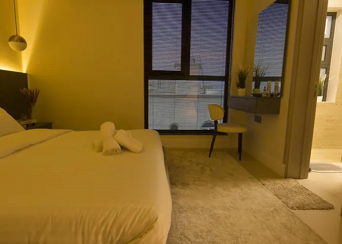 Modern Luxurious 1Br, Penthouse Bliss