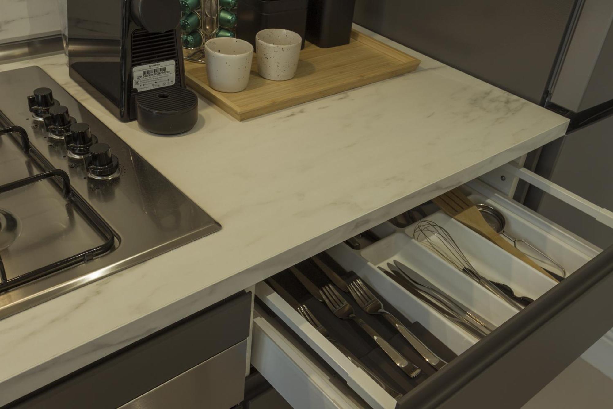Modern Luxurious 1br, Penthouse Bliss Seeb